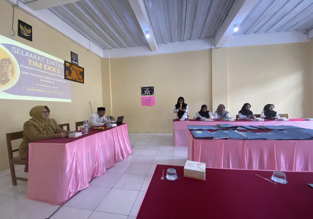 evaluasi-kinerja-kepala-sekolah-smp-perantara-sokaraja-dapat-apresiasi-pengawas