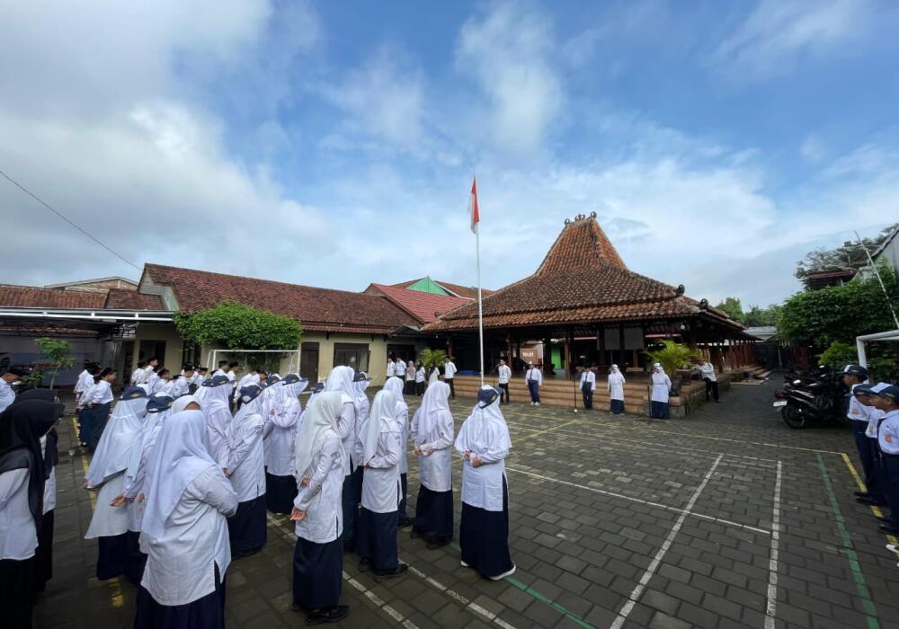 upacara-bendera-haritgl-senin-3-november-2025-pembina-m-nur-iskandar-ssos