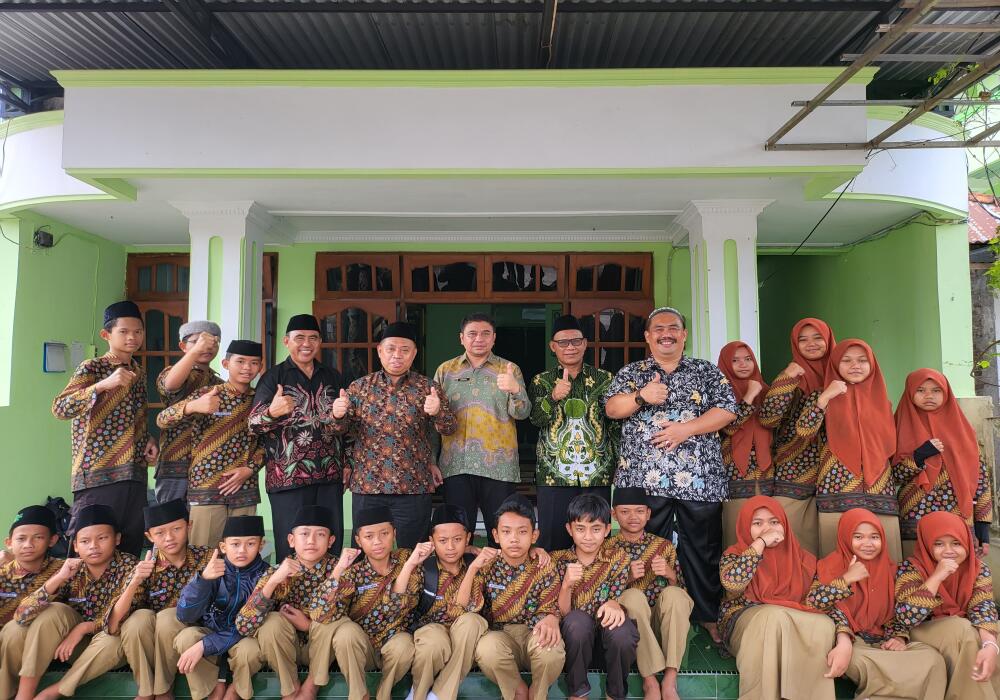 sharing-motivation-entrepreneur-siswa-rektor-dan-anggota-komisi-kejaksaan-ri-sebagai-guru-praktisi